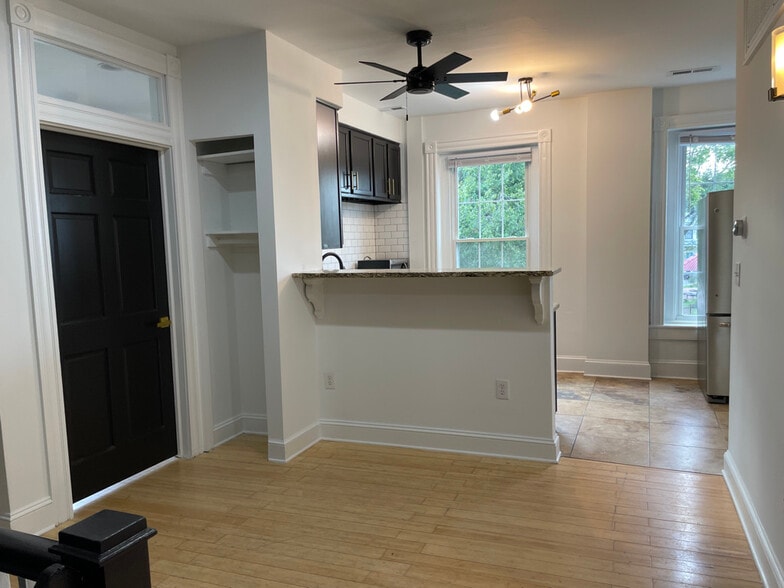 Kitchen/ Dining Area - 140 W Clay St