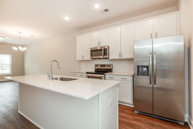 Building Photo - Gorgeous Brand New Townhome!