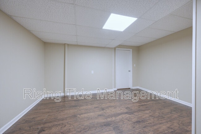 Building Photo - 401 Lance Ln