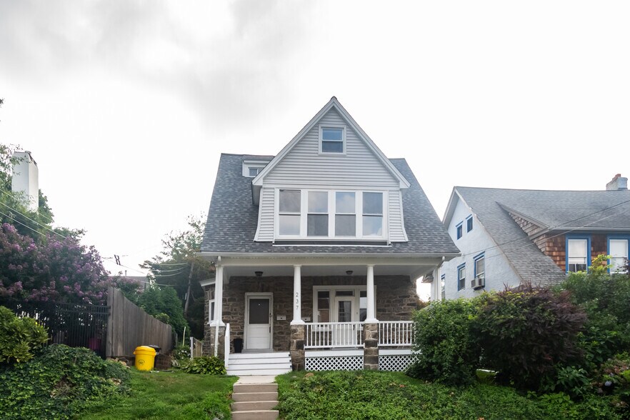 Building Photo - 237 N Essex Ave