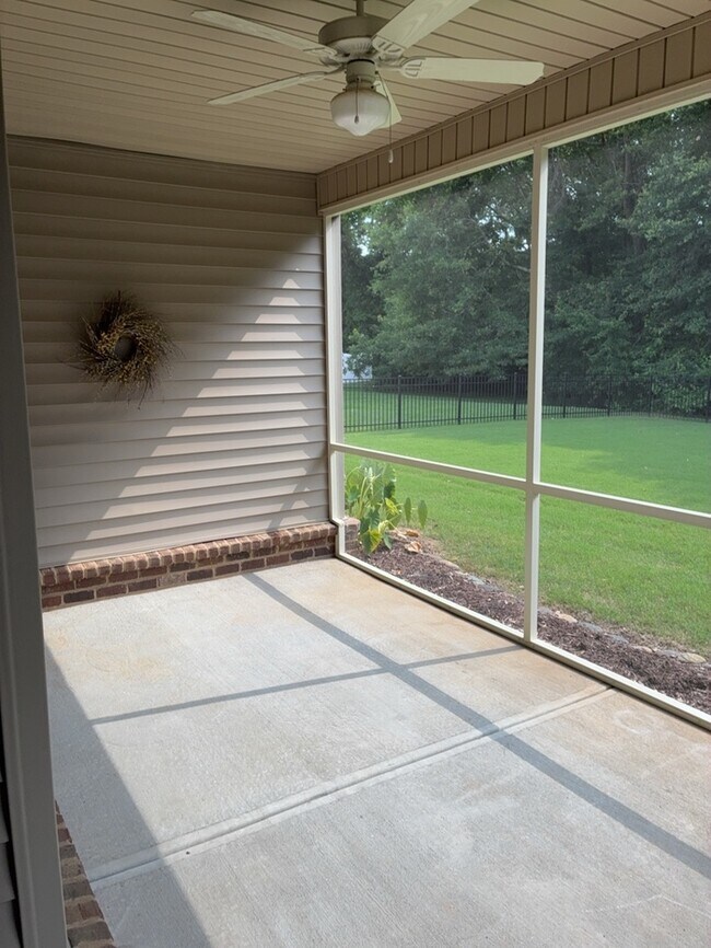 Building Photo - 1039 Drakes Crossing