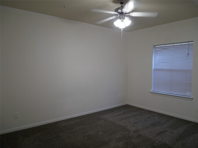 Building Photo - 6289 Wilcrest Dr