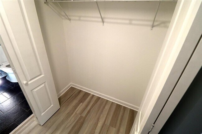 Building Photo - 2035 Dixie Belle Dr