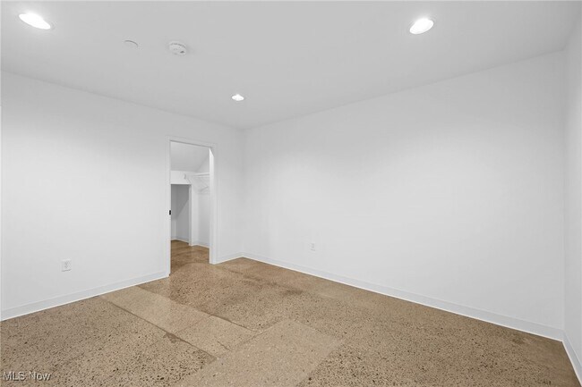 Building Photo - 2341 Scranton Rd