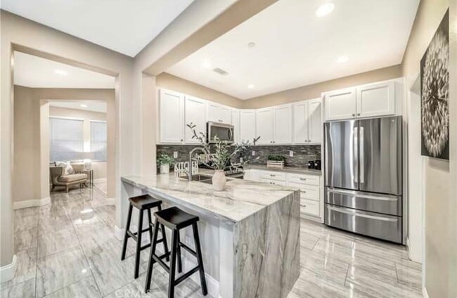 Building Photo - 16 Shelburne St