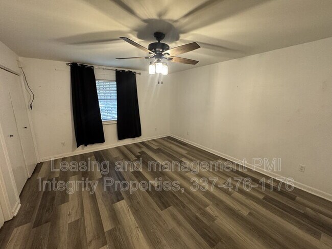 Building Photo - 2343 Robley Dr
