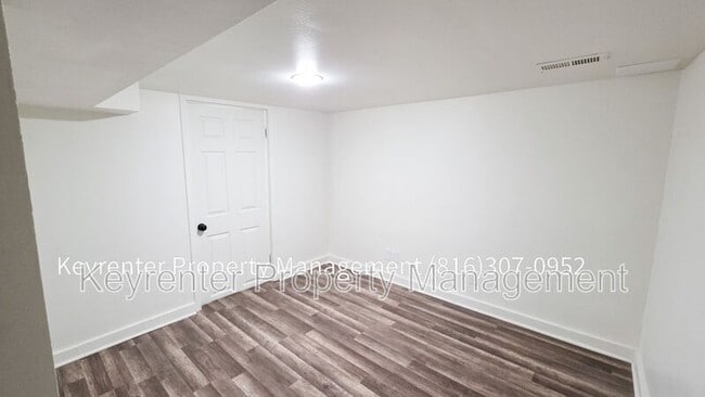 Building Photo - 7013 Bellefontaine Ave