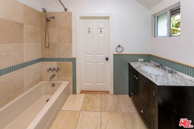 Building Photo - 6431 Maryland Dr