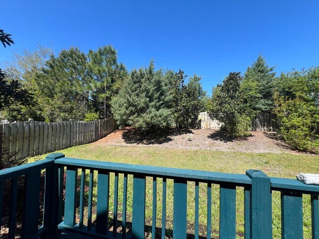 Building Photo - Absolutely Adorable!