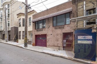 Building Photo - Rincon Hill - 3 BR, 2 BA House 1,164 Sq. Ft. - 3D Virtual Tour, Garage, Yard