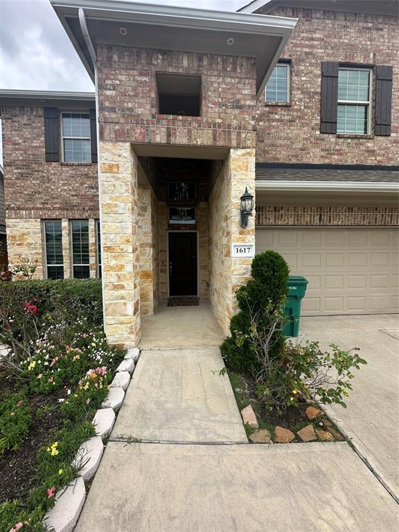 Building Photo - 1617 Darwin Cedar Dr