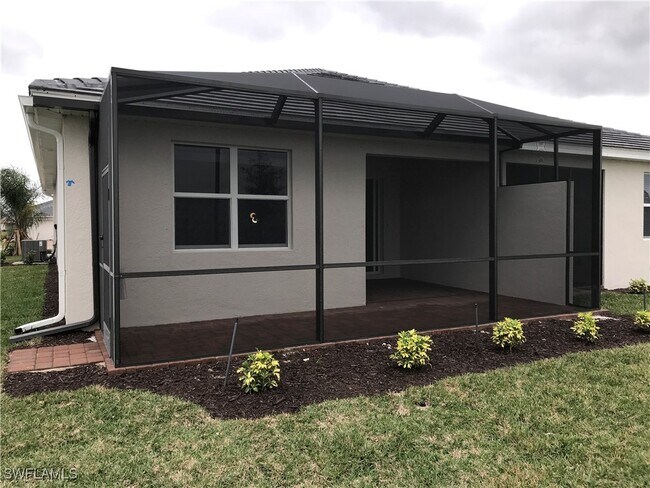 Building Photo - 2016 Vermont Ln