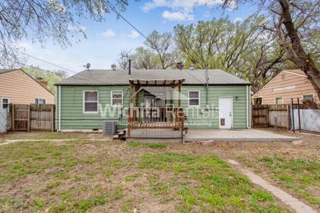 Building Photo - 2 bedroom 1 bath home