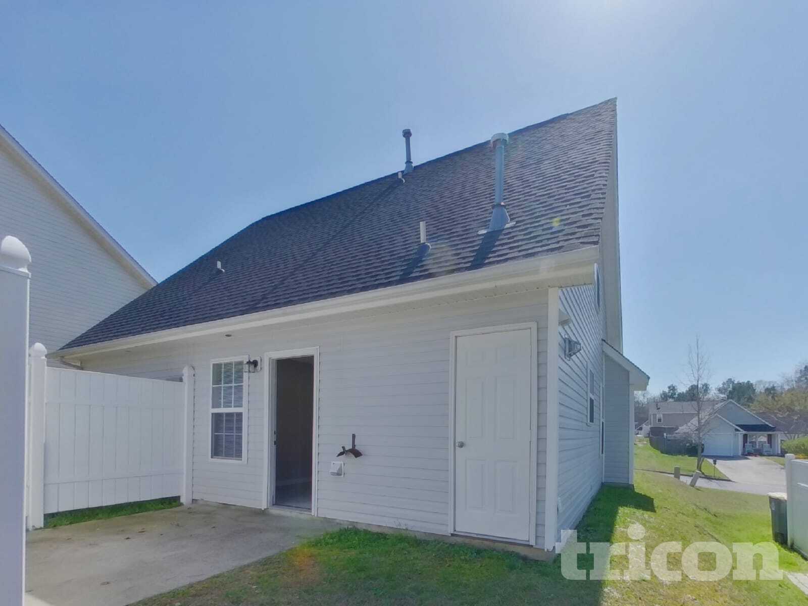 Building Photo - 1847 Duke Adam St