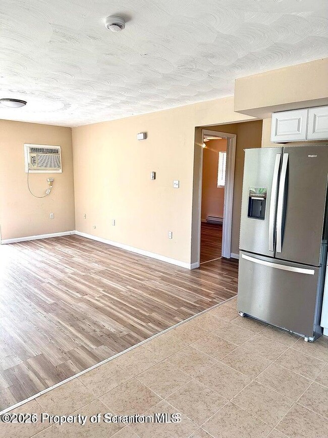 Building Photo - 1213 Lori Dr