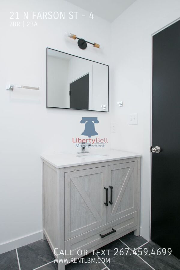 Building Photo - 21 Farson St