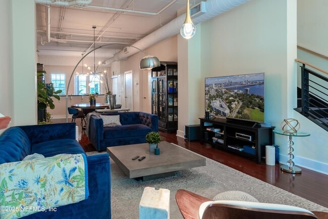 Building Photo - 1661 Riverside Ave