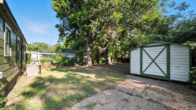 Building Photo - 3236 Allison Ave