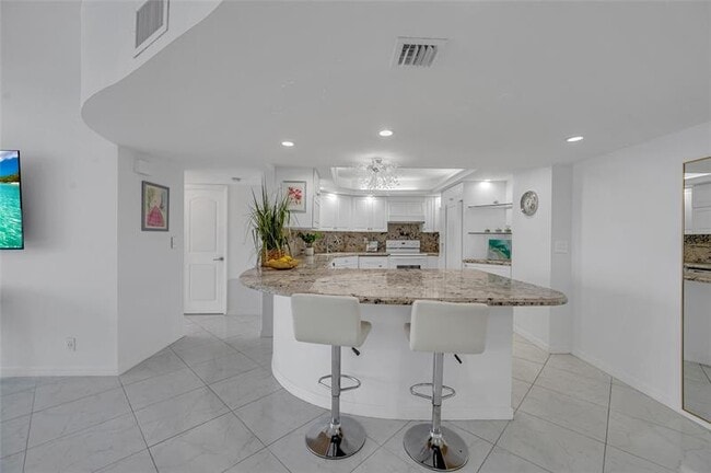 Building Photo - 4020 Galt Ocean Dr