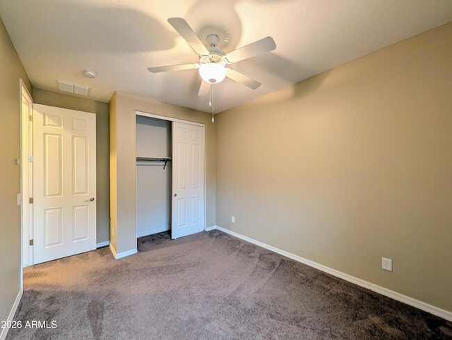 Building Photo - 923 S Osborn Ln