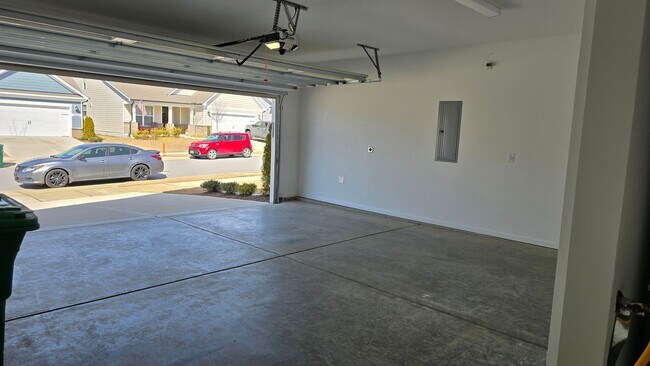 Building Photo - 3 BR/2BA | Newly Renovated Single Family Home | 2-Car Garage Parking | Large backyard| In Carolin...