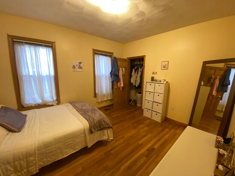 Building Photo - 37 Hancock St