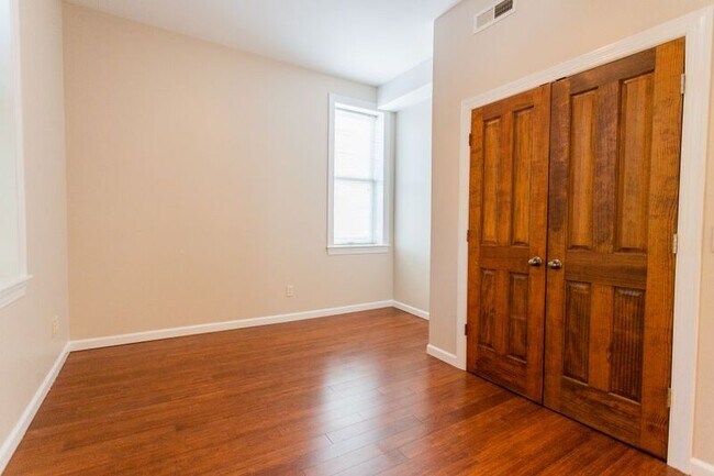 Building Photo - 181 N Main St