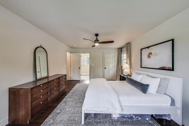 Building Photo - 511 S Dwyer Ave