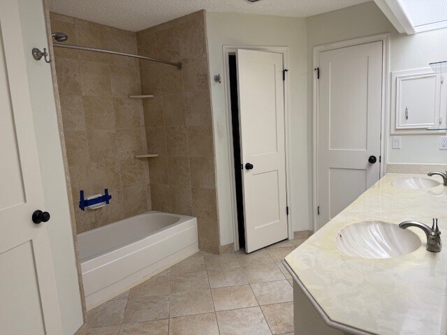 Building Photo - 15711 Stonehaven Dr