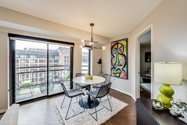 Building Photo - 2-bedroom, 1-bath condo in the sought-afte...