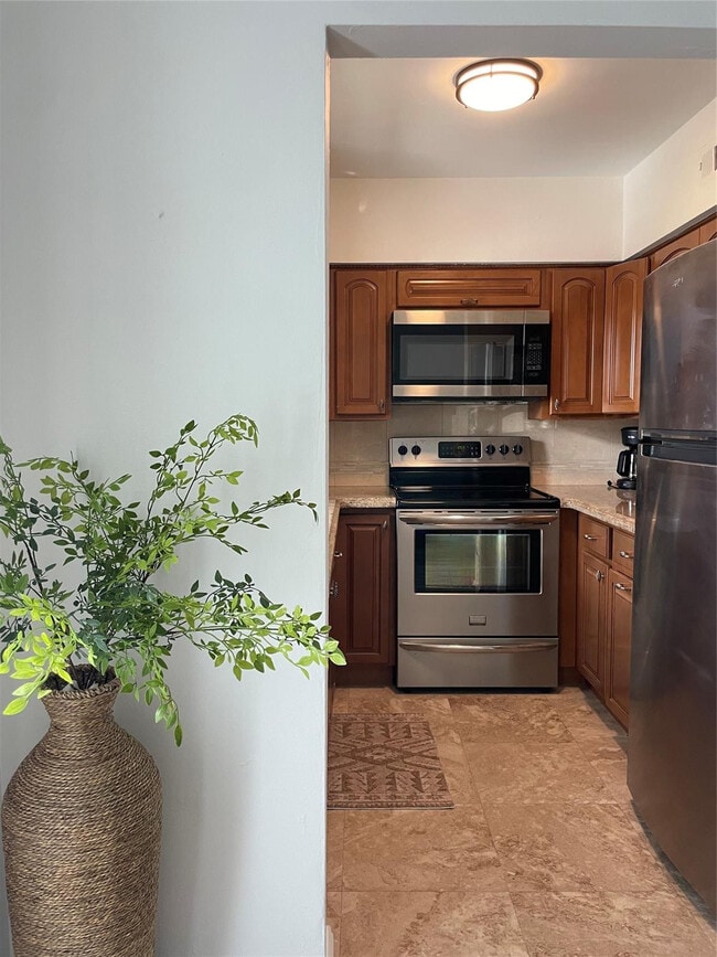 Building Photo - 2708 NE 14th Street Causeway