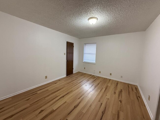 Building Photo - 6428 Amber Dr