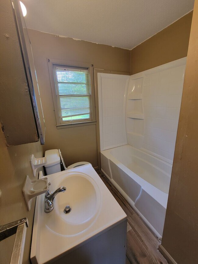 Building Photo - 1500 Arlington Ave