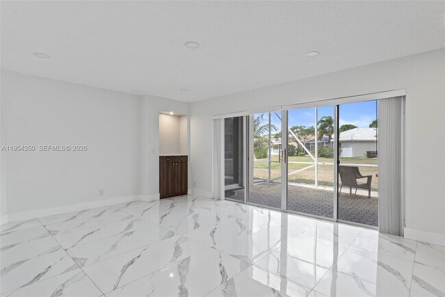 Building Photo - 6357 Brava Way