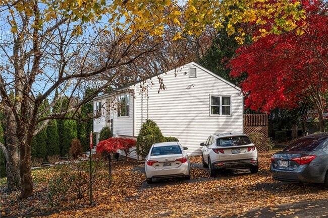 Building Photo - 40 Paolino St