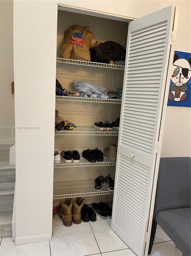 Building Photo - 1625 N 15th Terrace