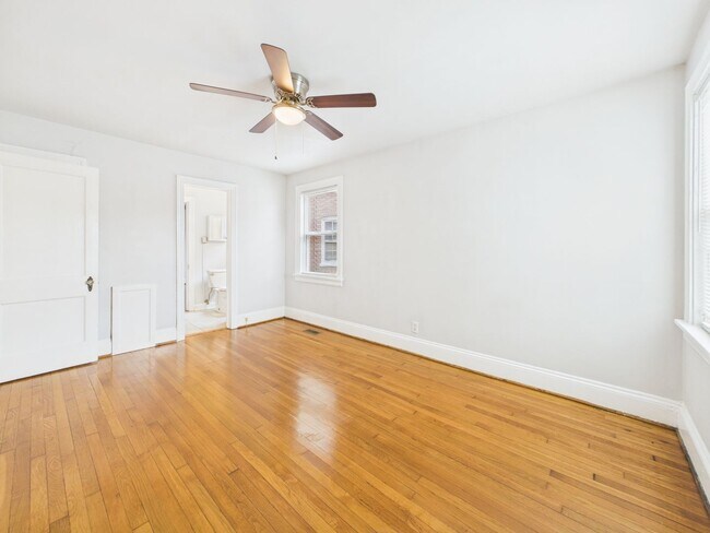 Building Photo - 3543 Grove Ave