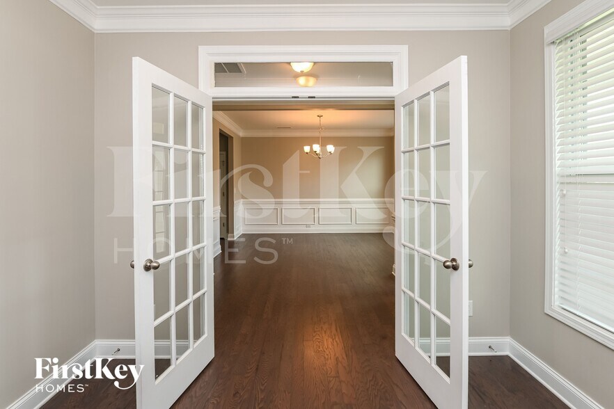 Building Photo - 9725 Rayneridge Drive