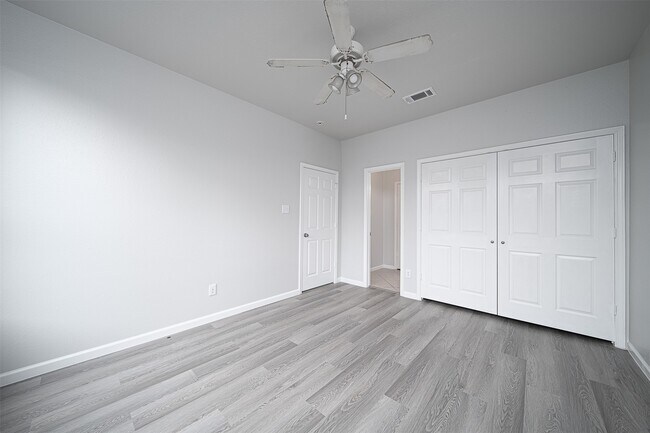 Building Photo - 13111 S Bellaire Estates Dr