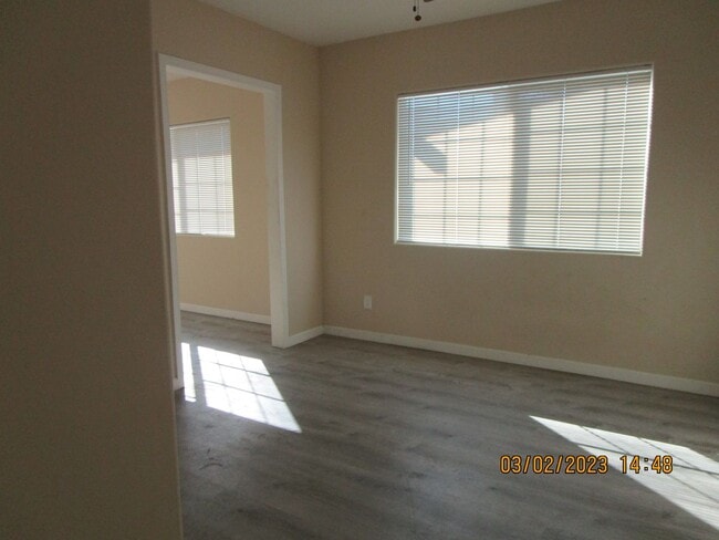 Building Photo - East Bakersfield House