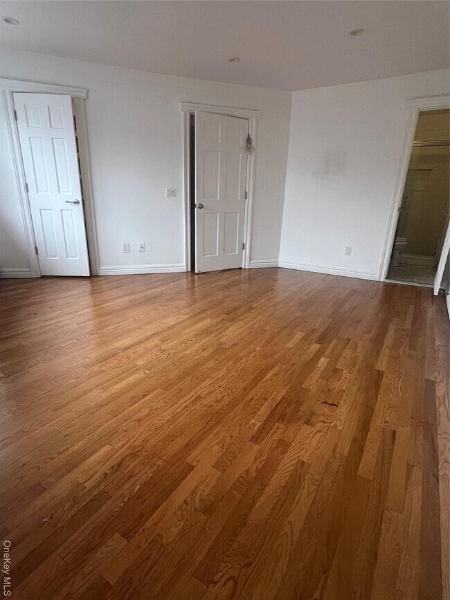 Building Photo - 20-05 Hazen St