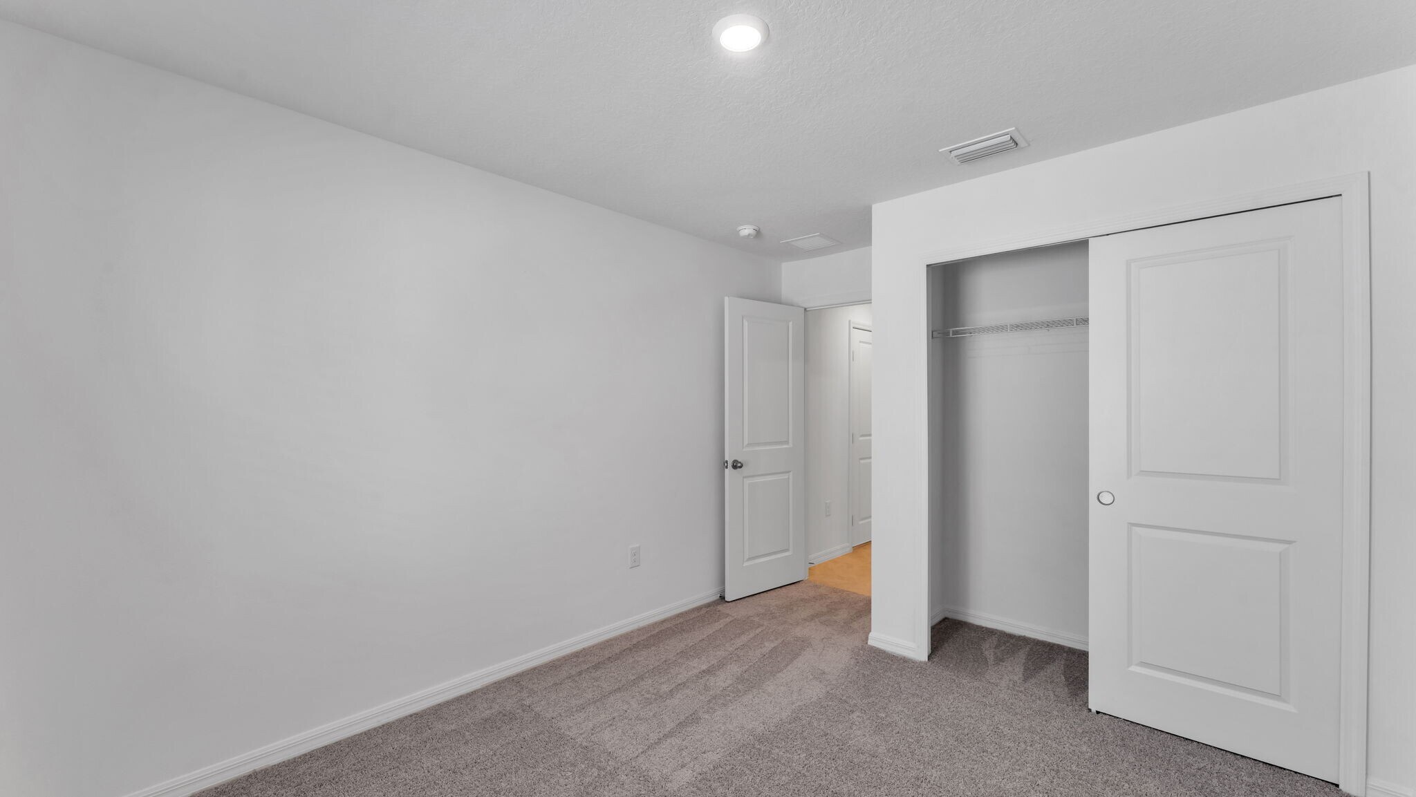 Building Photo - 638 Meadows Edge Pl