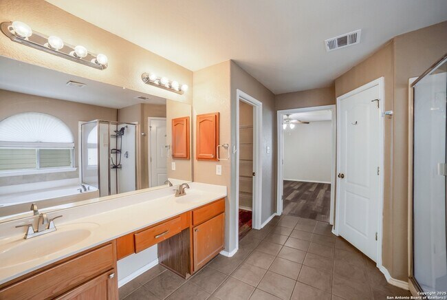 Building Photo - 2629 Hansel Heights