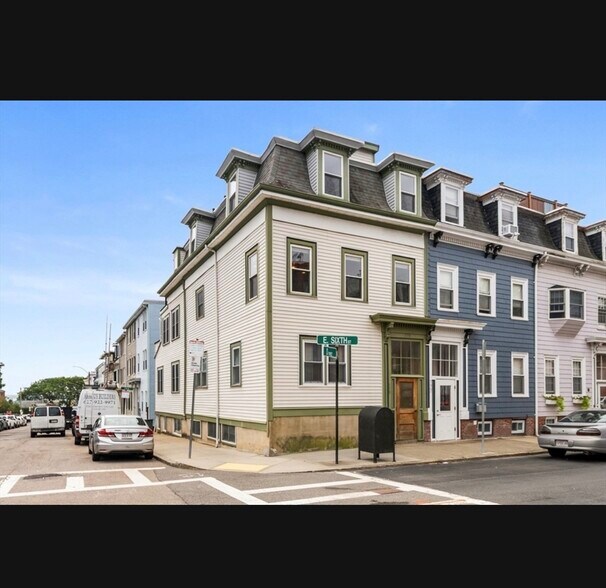 Building Photo - 779 E 6th St