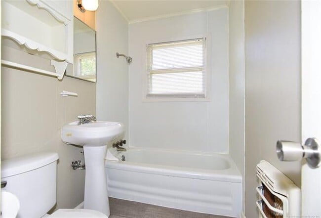 Building Photo - Remodeled 3 Bedroom House