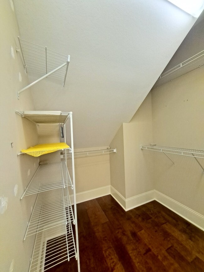 Building Photo - 12170 Inglecrest Ln