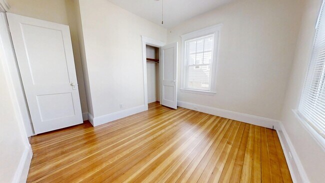 Building Photo - 11 Clyde Rd