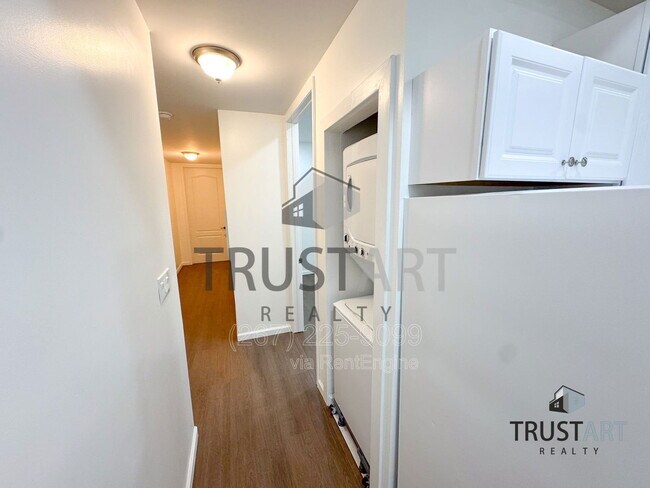 Building Photo - 910 N 41st St