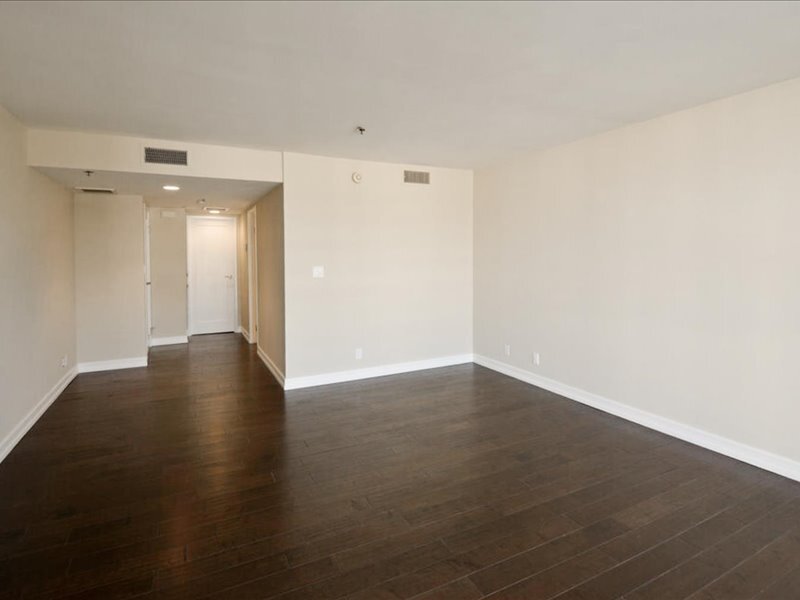 Building Photo - 10660 Wilshire Blvd