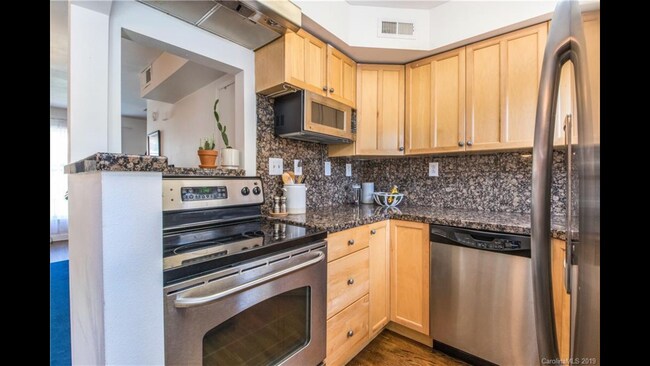 Building Photo - 4329 Hathaway St